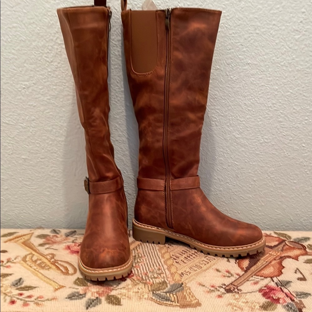 Brown Over the Knee Leather Boots with Classic Design - Picture 2 of 6